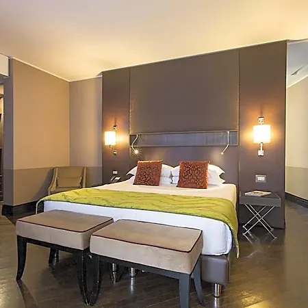 Times 4* Róma